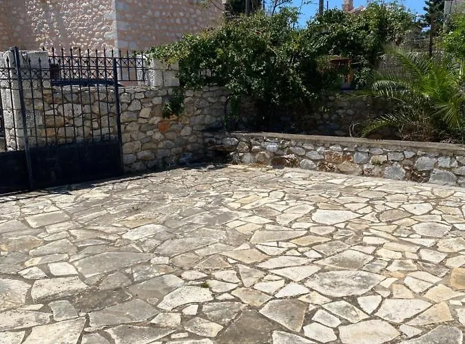 Mani Spot In Stavri *