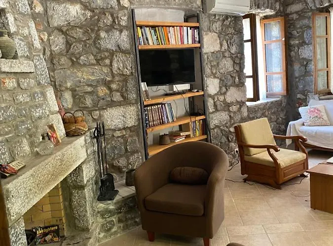 Mani Spot In Stavri * Stavríon